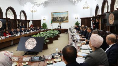 Photo of Le président de la République ordonne l’élaboration des projets de loi visant à relever le salaire minimum et les allocations de chômage